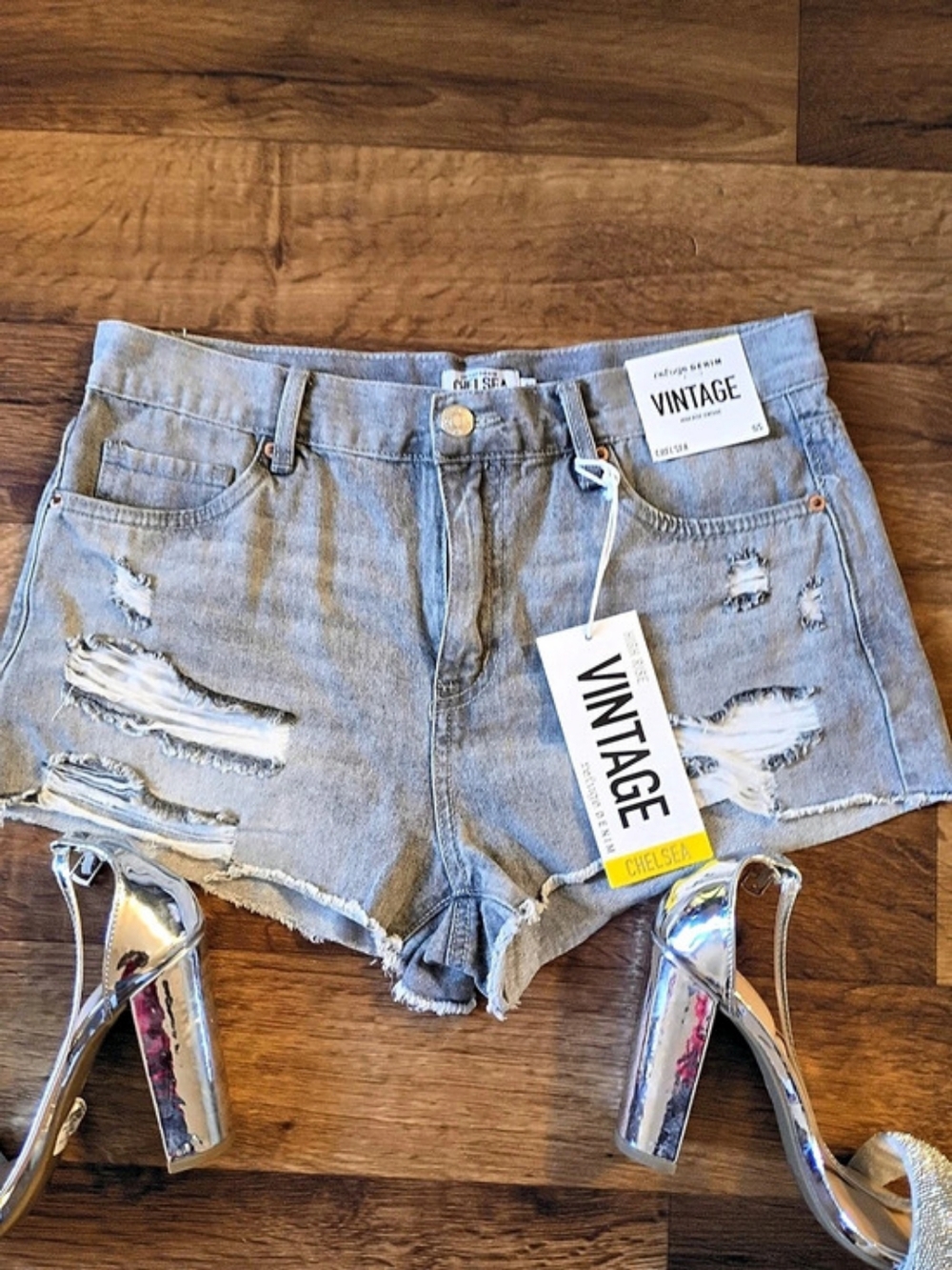 VINTAGE Distressed Denim Jean Shorts NWT in Blue Size 5.